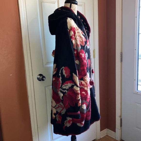 Hand Knit Wool Hooded Floral Motif Button Down Jacket by Tara Handknits Nepal - Picture 4 of 12